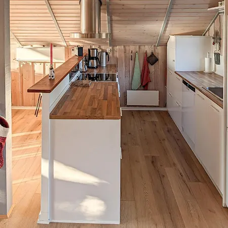 5 Bedroom Amazing Home In Spottrup Casa vacanze